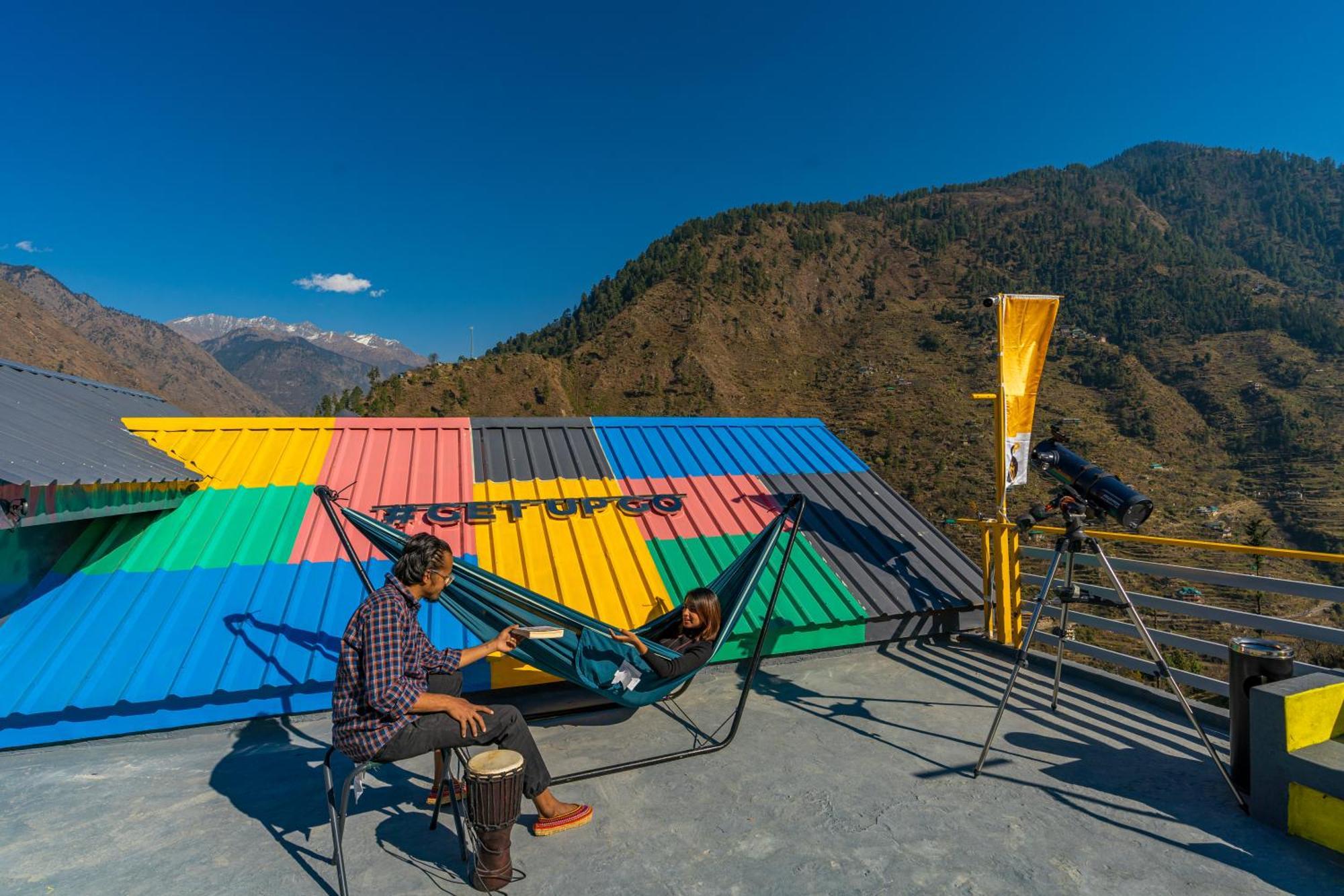 Gushaini The Hosteller Tirthan Valley מראה חיצוני תמונה