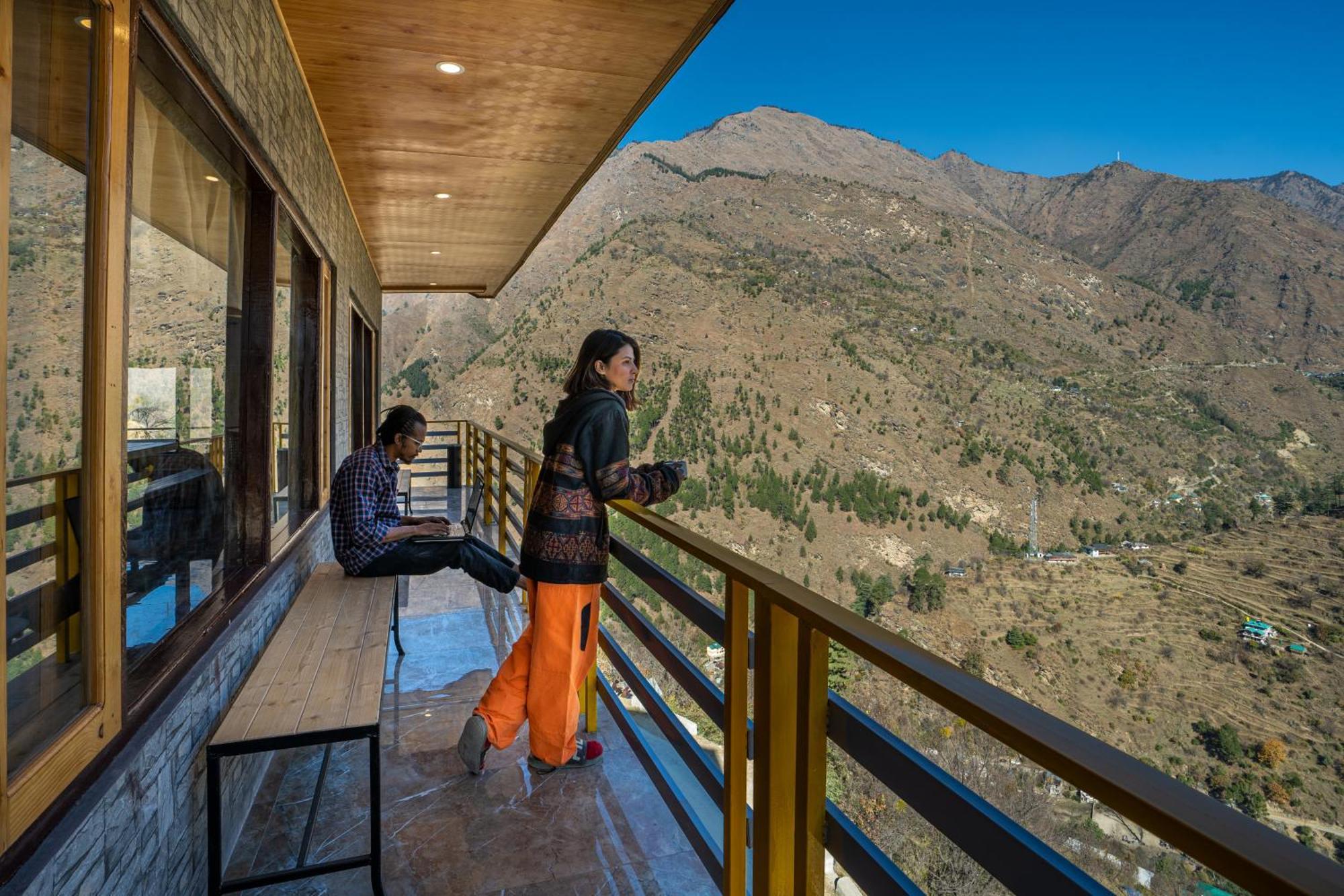 Gushaini The Hosteller Tirthan Valley מראה חיצוני תמונה